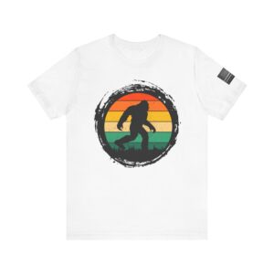 Retro Bigfoot Graphic Tee - Perfect for Nature Lovers, Outdoor Adventures, Camping, Gifts for Him/Her, Vintage Vibe, Unisex Style